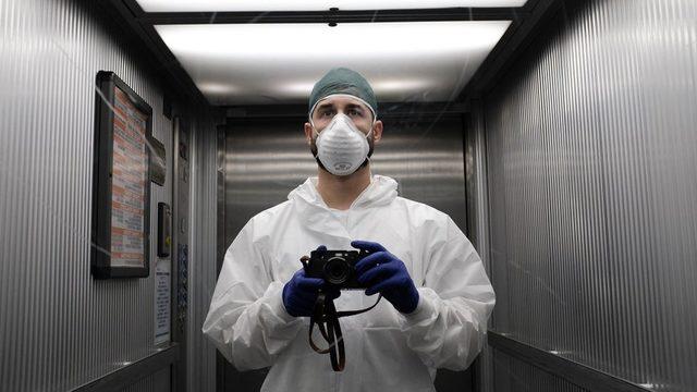 Koronavirüs salgını - İtalya’da çalıştığı hastanenin fotoğraflarını çeken hemşire: “Siperdeymişiz gibi hissediyoruz”