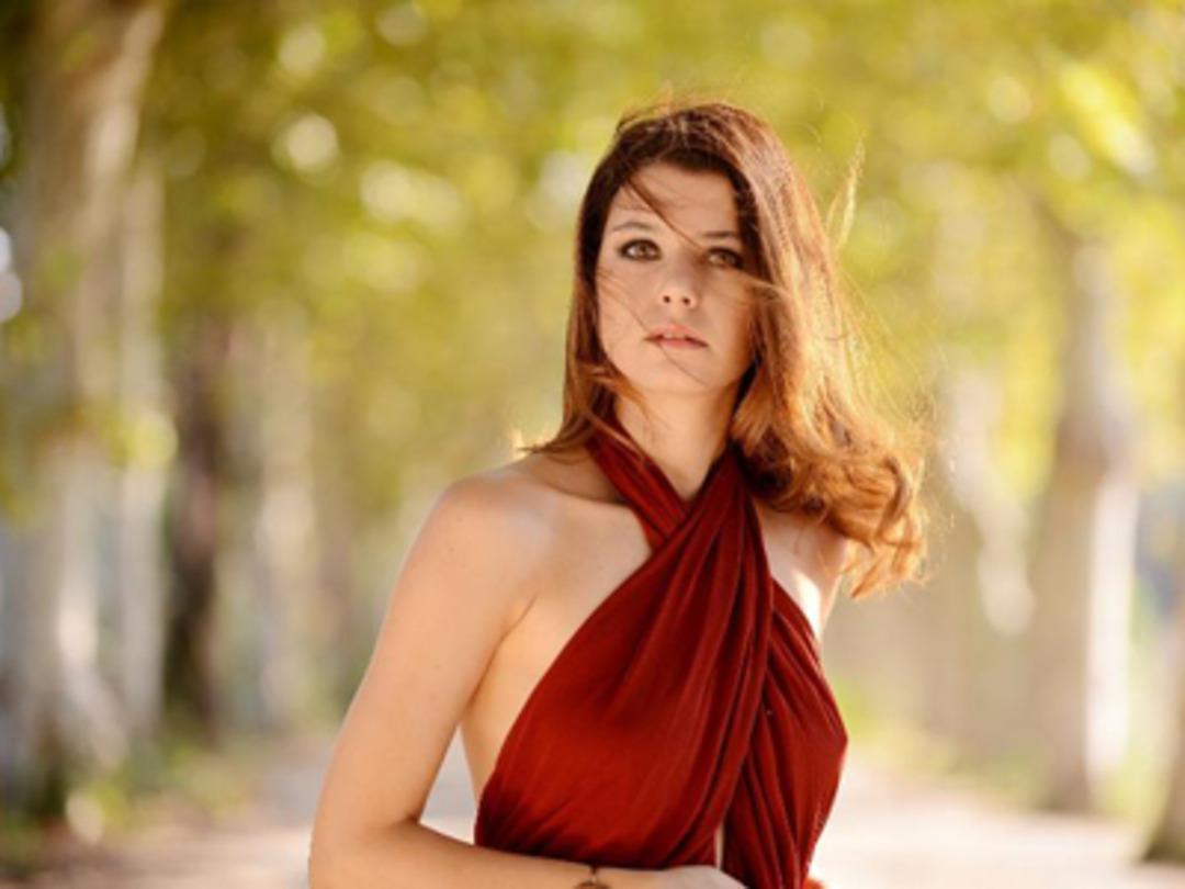 Beren Saat'e b&uuml;y&uuml;k tepki