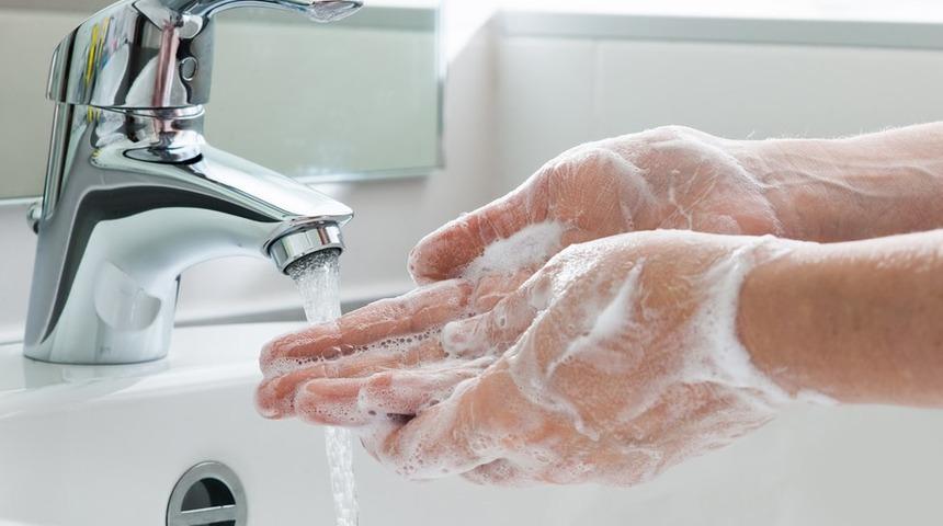 Öğrencilere nükleer saldırı dersi