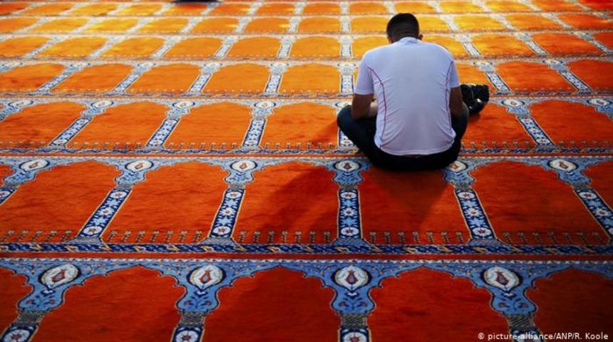 Ramazan’da camiler açık olacak mı? Teravih namazı cemaatsiz nasıl kılınır?