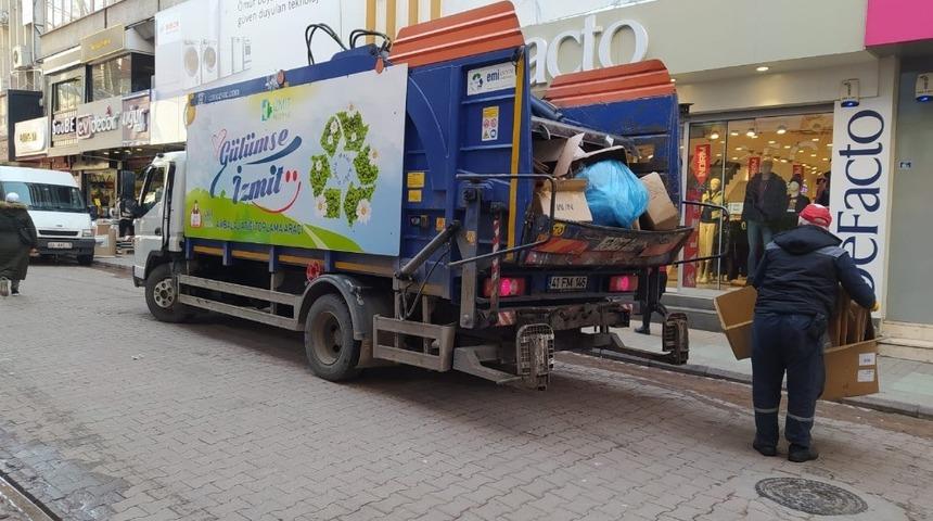 İzmit&rsquo;te Mart ayında 600 ton atık toplandı