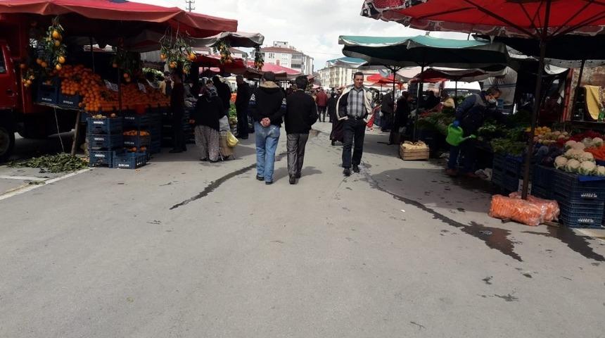 Develi&rsquo;de pazarcılar da hijyene dikkat ediyor