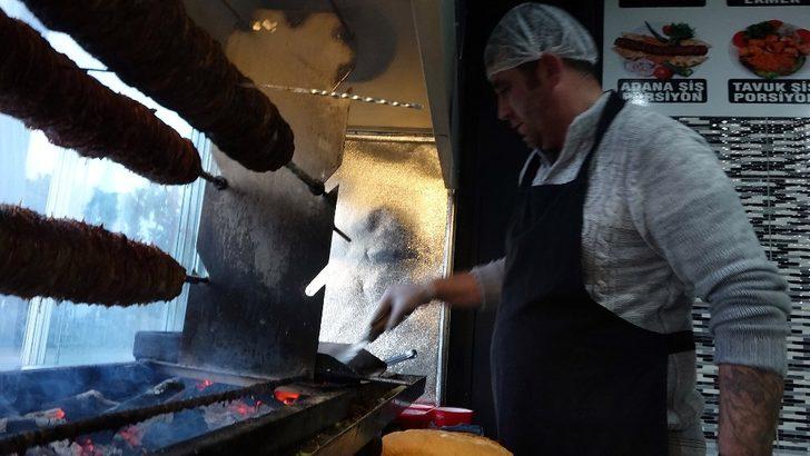 Kokoreççiden kamu personeline destek G2