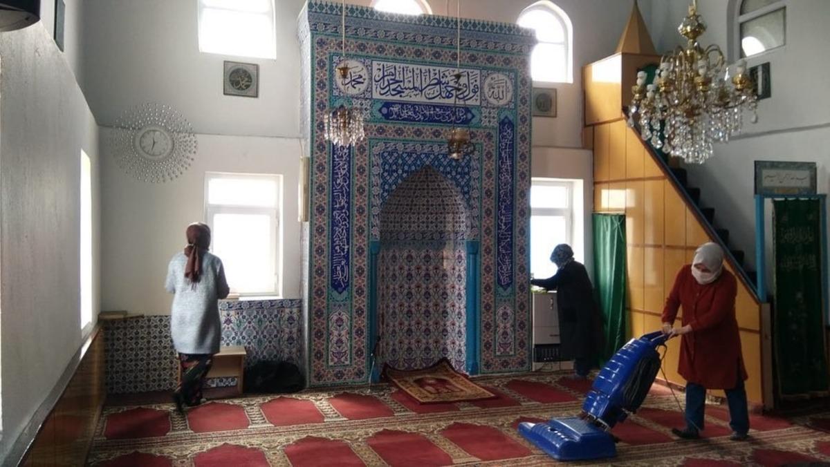 Taşk&ouml;pr&uuml; Belediyesi, dezenfekte &ccedil;alışmalarını s&uuml;rd&uuml;r&uuml;yor