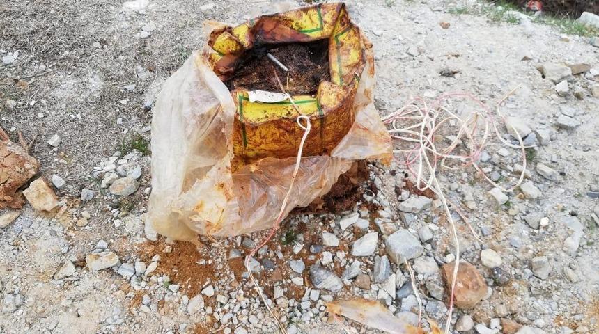 Bitlis&rsquo;te ter&ouml;ristlerin k&ouml;y yoluna tuzakladığı 30 kilo EYP imha edildi