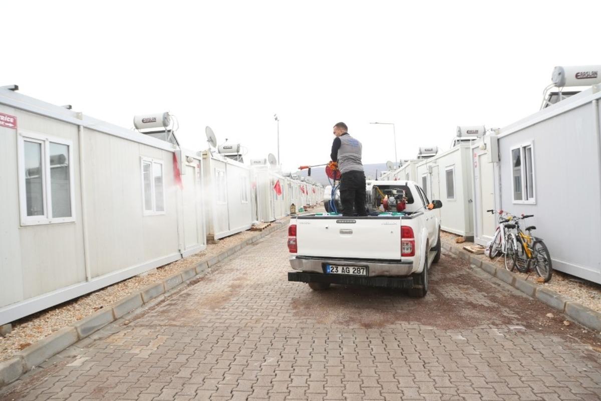 Elazığ&rsquo;da korona vir&uuml;s&uuml;ne karşı dezenfekte &ccedil;alışmaları