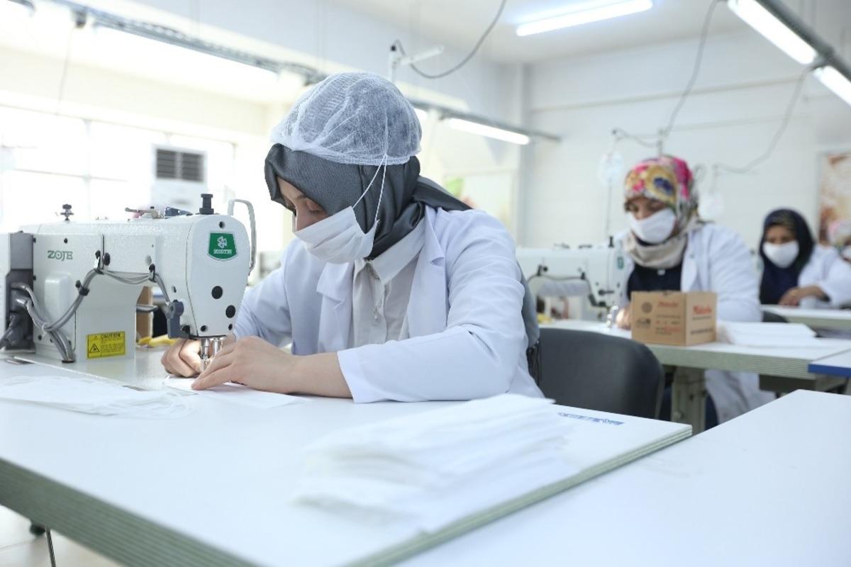 B&uuml;y&uuml;kşehir GASMEK kurslarında maske &uuml;retimine başladı