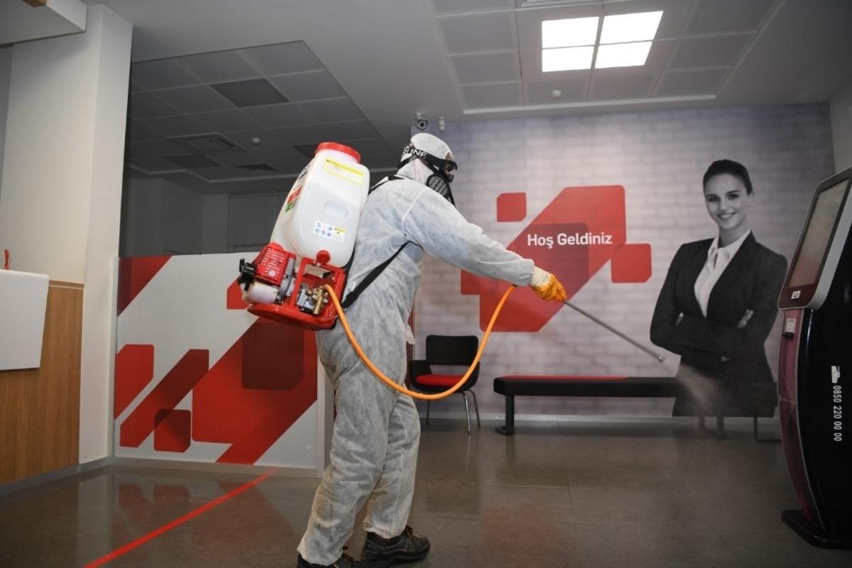 Kartepe&rsquo;de dezenfeksiyon &ccedil;alışmaları s&uuml;r&uuml;yor