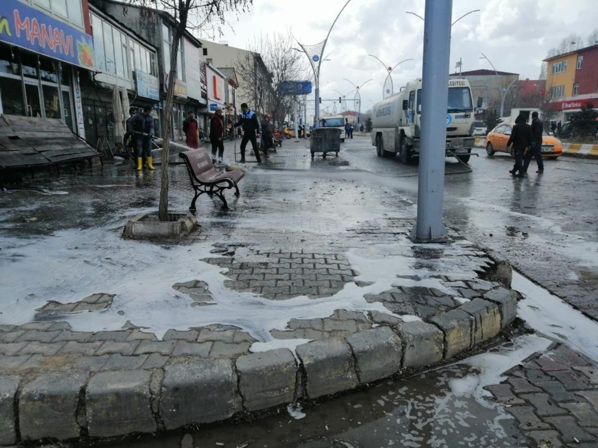 &Ccedil;aldıran Belediyesinden korona vir&uuml;s&uuml;ne karşı dezenfekte &ccedil;alışması