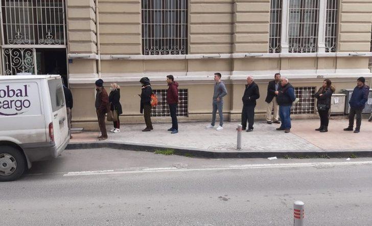 Samsun’da banka önlerinde kuyruk oluştu G1