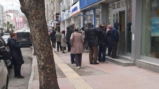 Bankaların çalışma saatleri değişti! Bankalar saat kaçta açılıyor, kaçta kapanıyor? 