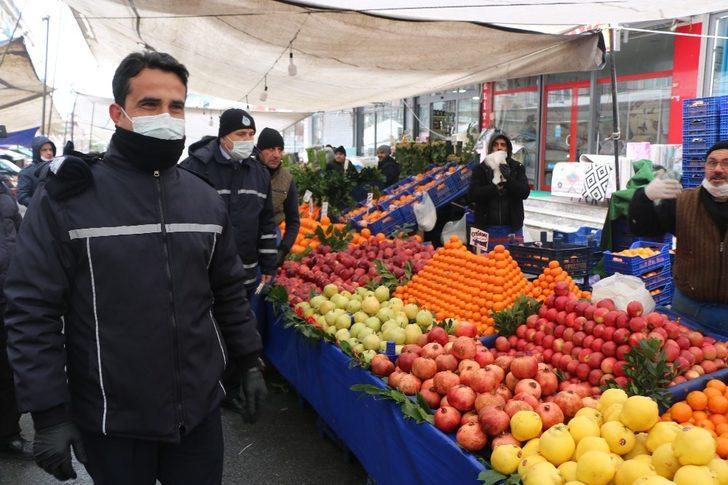 Pazar alışverişine daha çok yaşlı vatandaşlar çıktı G4