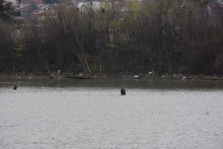 İnegöl'de mezar ziyareti için baraj suyunun çekilmesini bekliyorlar G1