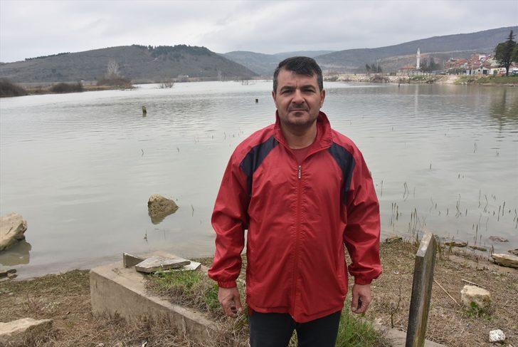 İnegöl'de mezar ziyareti için baraj suyunun çekilmesini bekliyorlar G3