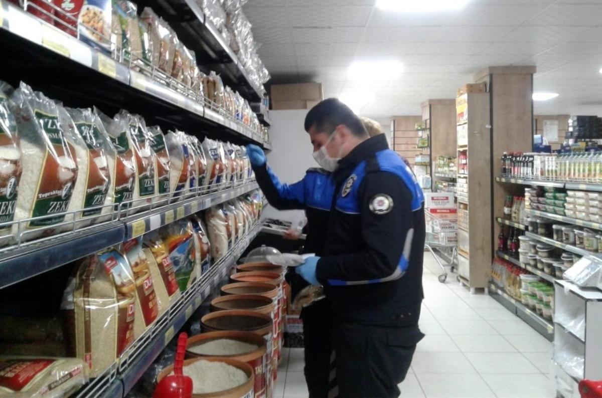 Elazığ polisi, evden &ccedil;ıkamayanlar i&ccedil;in alışverişte