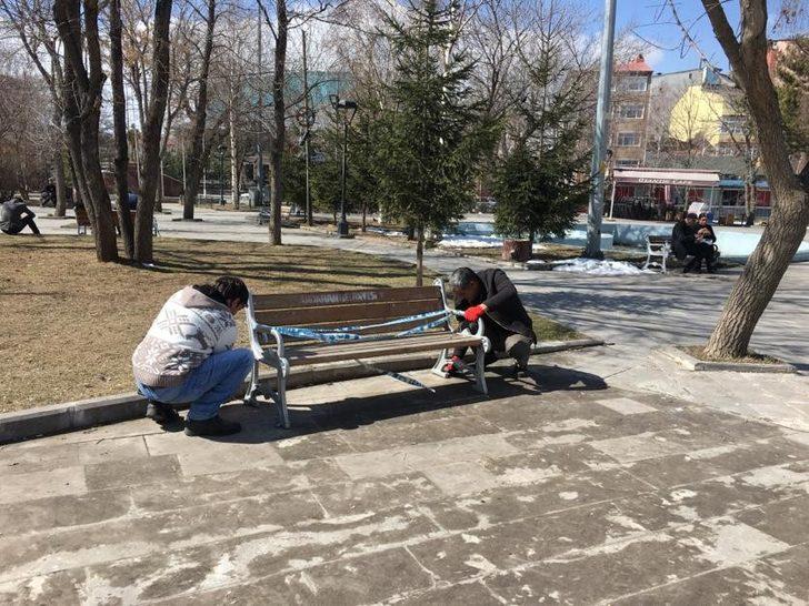 Ardahan’da parklarda ki banklar sökülüyor G2