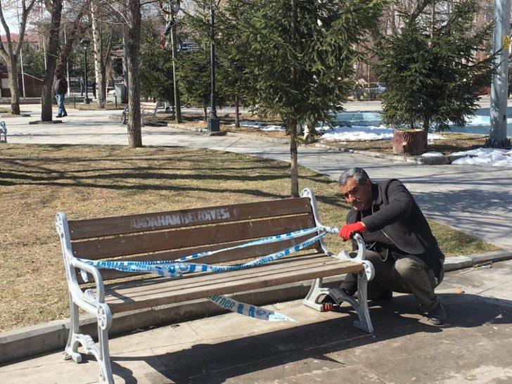 Ardahan’da parklarda ki banklar sökülüyor G3