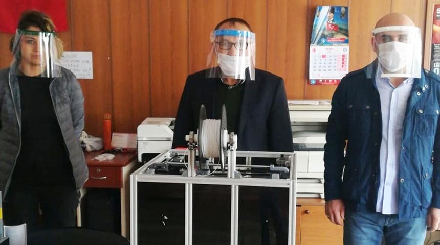 Samsun'da meslek lisesinde 3 boyutlu yazıcı ile siperlik &uuml;retiliyor