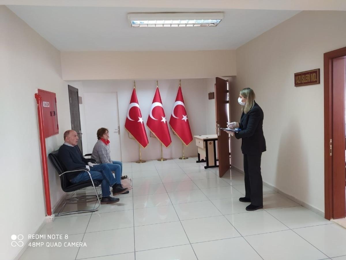 &Ccedil;eşme&rsquo;de 65 yaş &uuml;st&uuml; vatandaşların rutin tıbbi ihtiya&ccedil;ları evlerinde karşılanacak