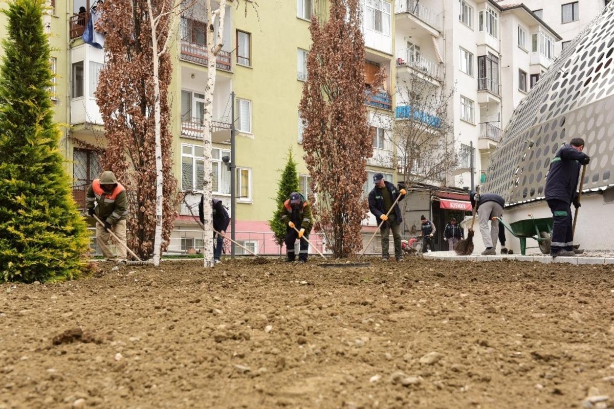 &Ccedil;orum&rsquo;da Belediye parkları yaza hazırlıyor