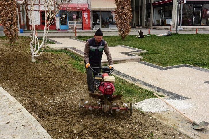 Çorum’da Belediye parkları yaza hazırlıyor G3