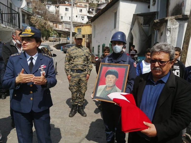 Kore gazisine askeri törenle sessiz veda G2