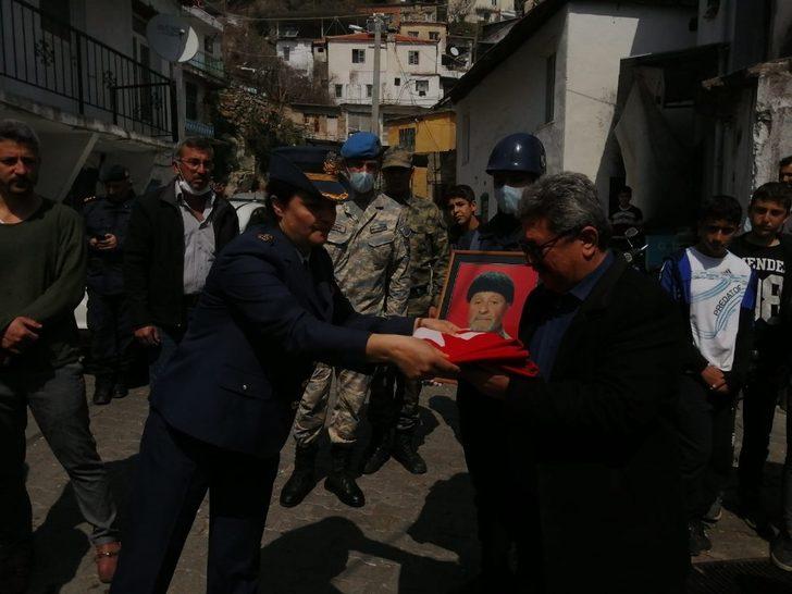 Kore gazisine askeri törenle sessiz veda G3