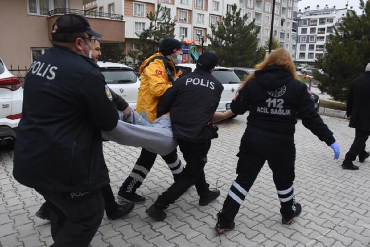 'Koronavir&uuml;s haberleri psikolojimi bozdu' dedi, intihar girişiminde bulundu