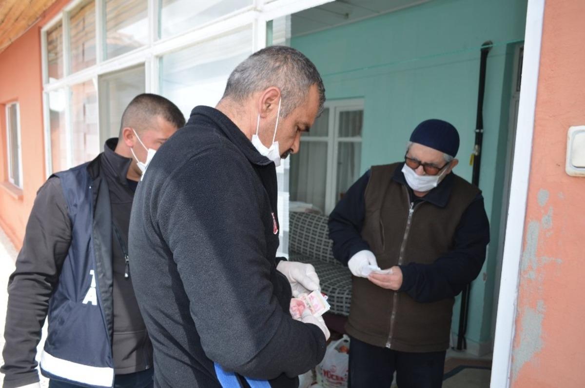 B&uuml;nyan Belediyesi yaşlılara şefkat elini uzatmaya devam ediyor