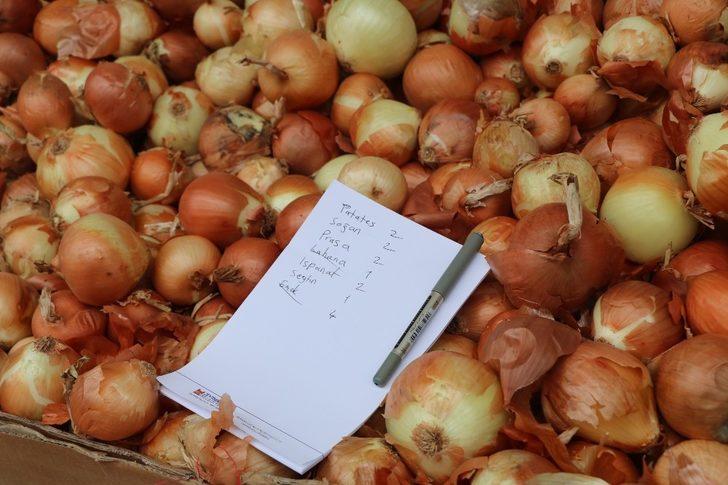 Zeytinburnu’nda yaşlılar için alışverişe çıkıldı G2