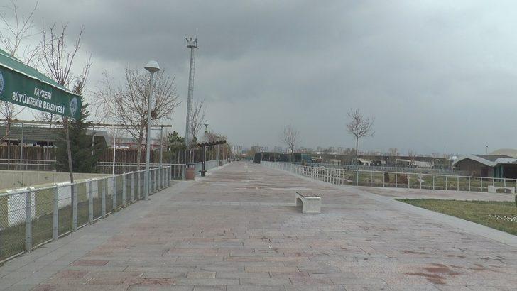 Binlerce ziyaretçisi olan hayvanat bahçesi ıssız kaldı G1