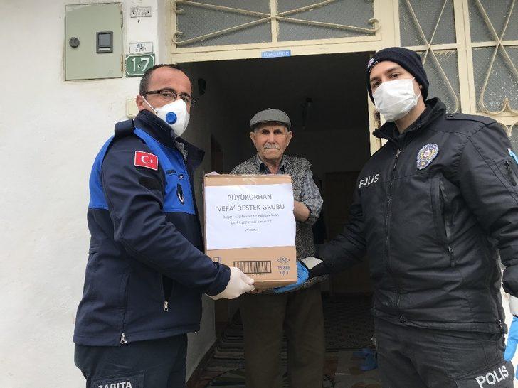 Polis memurundan evde kalan yaşlılara duygulandıran sözler G2