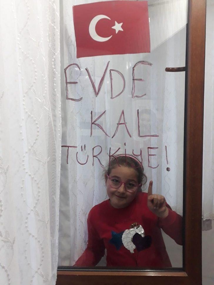 Miniklerden ’Evde Kal’ çağrısı G2