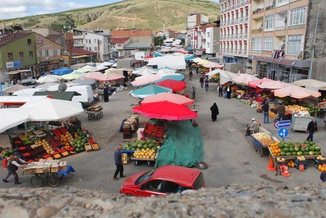 Bayburt’ta halk pazarı geçici süreyle kapatıldı