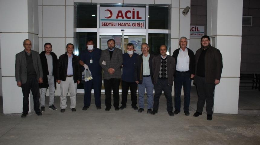 Din g&ouml;n&uuml;ll&uuml;lerinden sağlık &ccedil;alışanlarına moral ziyareti