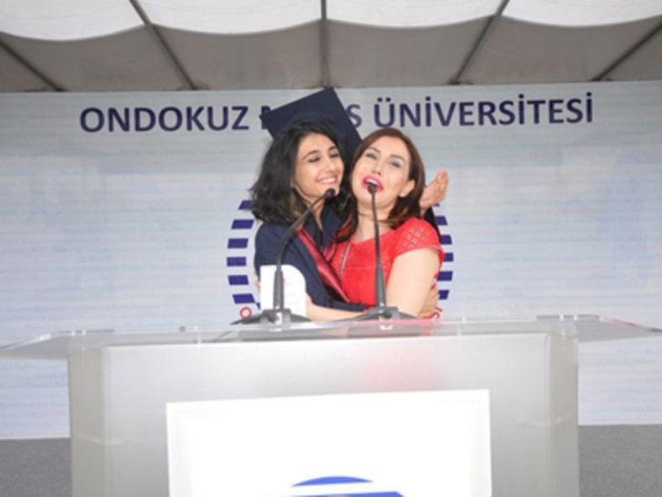 Şarkıcı Ceylan'ın kızı ilk kez görüntülendi G1