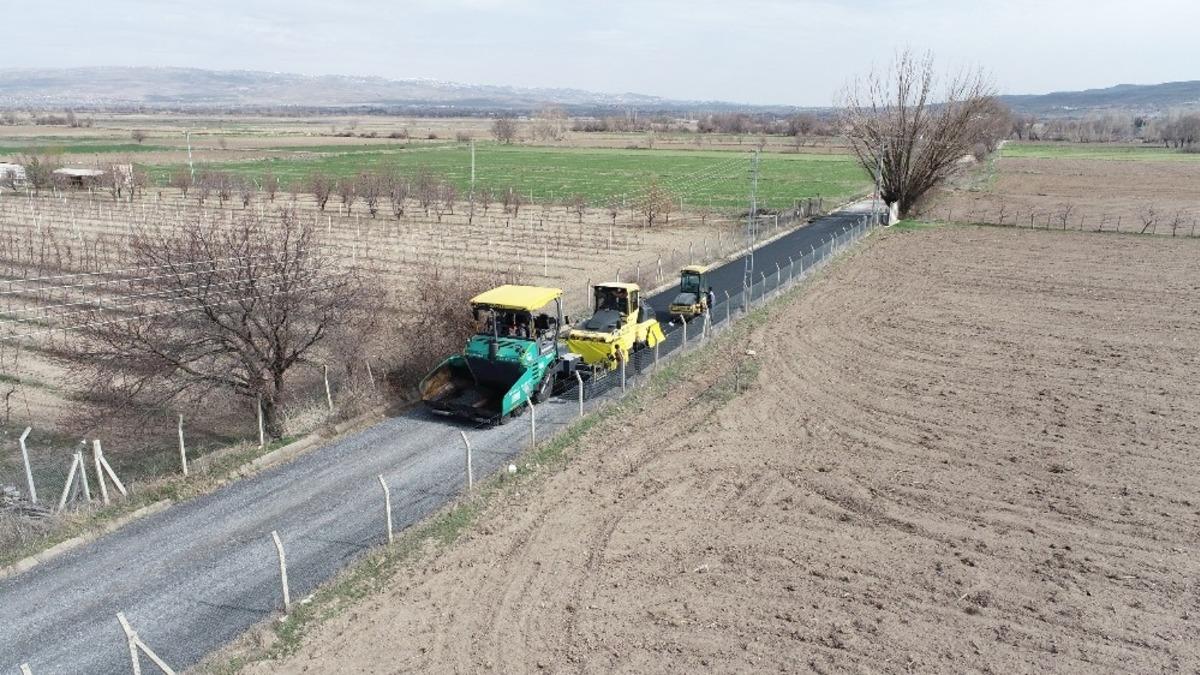 Bağpınar Mahallesi&rsquo;ne asfalt hayırlı olsun