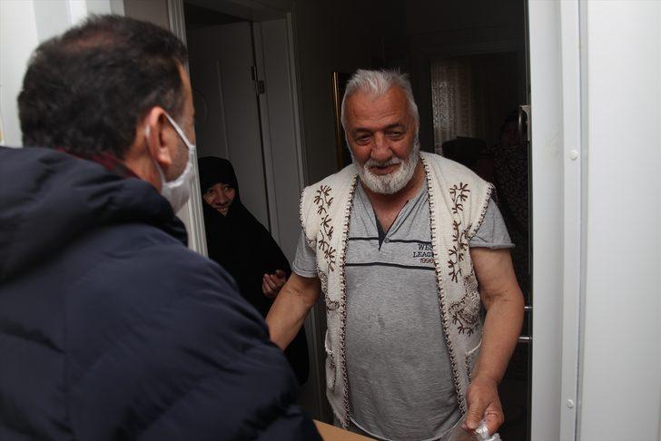 Kapaklı Belediye Başkanı Çetin, yaşlıların ihtiyaçlarını evlerine kadar götürüyor G3
