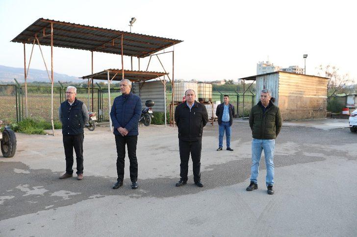 Tarhan’dan, korona ile mücadele eden çalışanlara simit ayran ikramı G1
