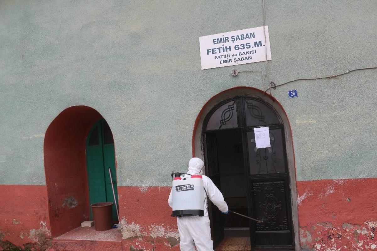 &Ccedil;ukurca&rsquo;da camiler dezenfekte edildi