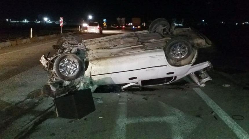 Kamyona çarpan otomobil takla attı: 2 yaralı
