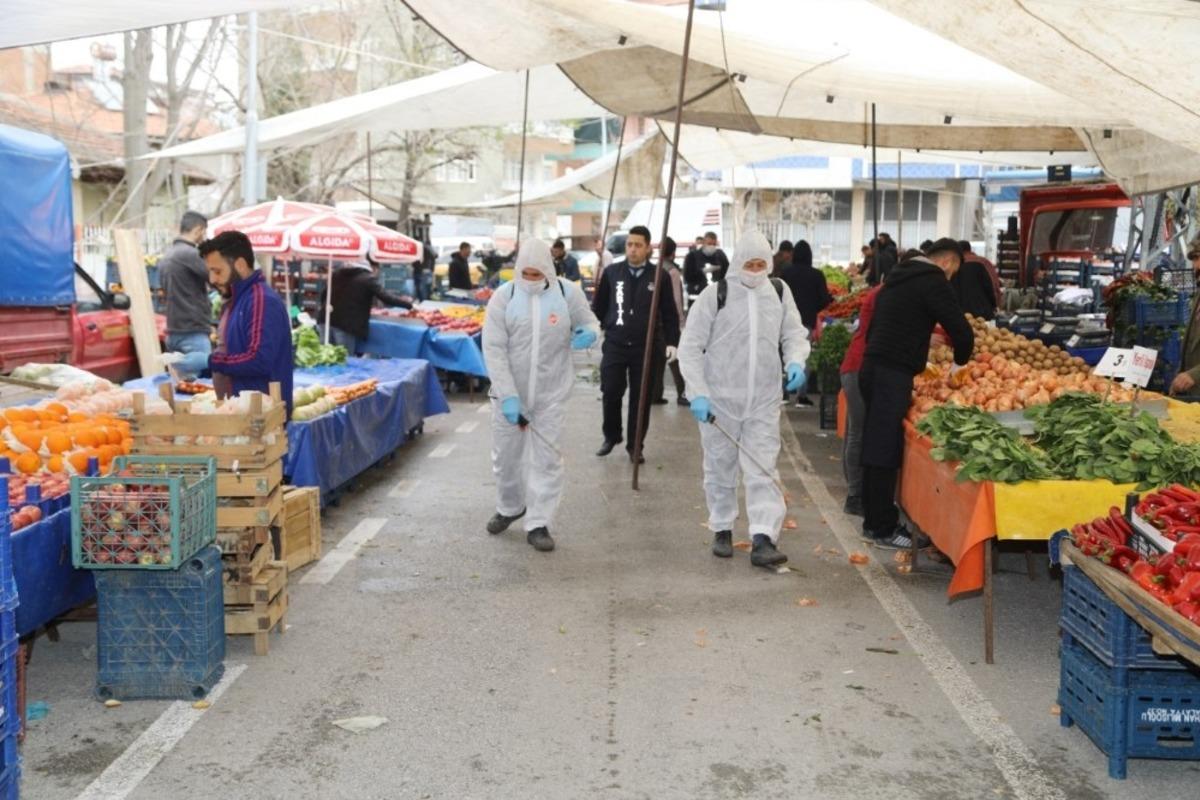 Pazar yerleri dezenfekte ediliyor