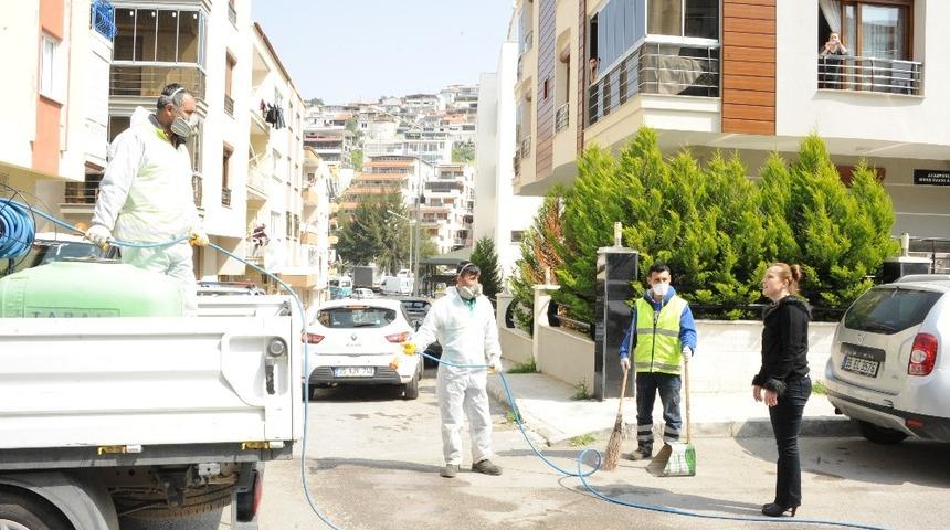 Bal&ccedil;ova sokak sokak temizleniyor