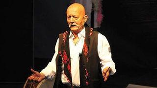 Usta oyuncu Sümer Tilmaç hayatını kaybetti