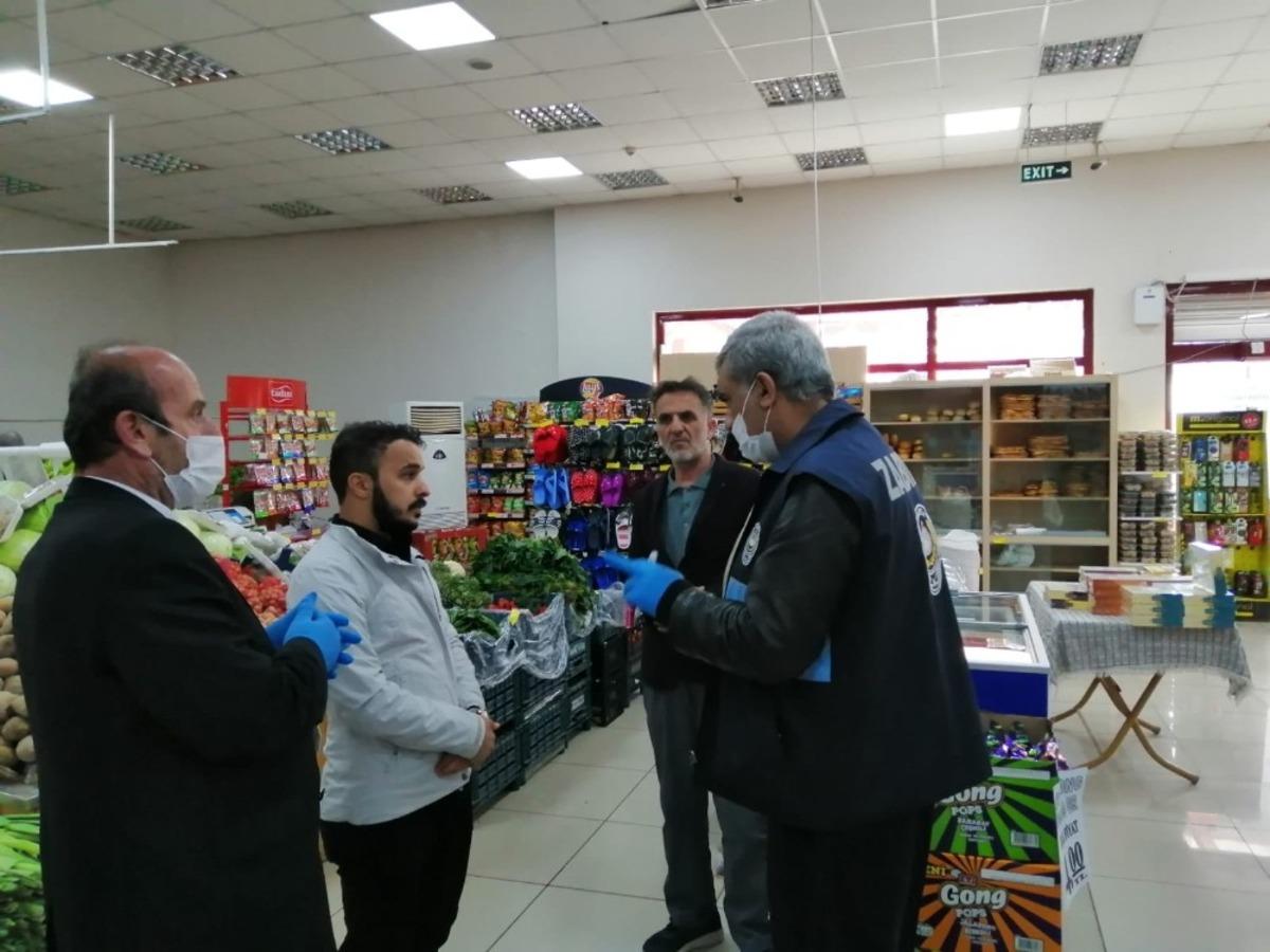 Sur&rsquo;da marketler denetlendi, ibadethane ve okullar dezenfekte edildi