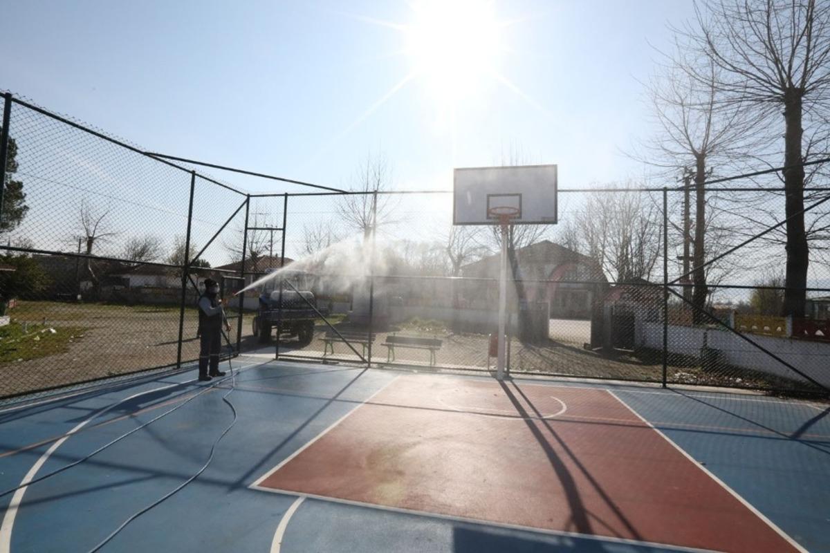 Adapazarı Belediyesi ekipleri, kırsal mahallelerde dezenfekteye başladı