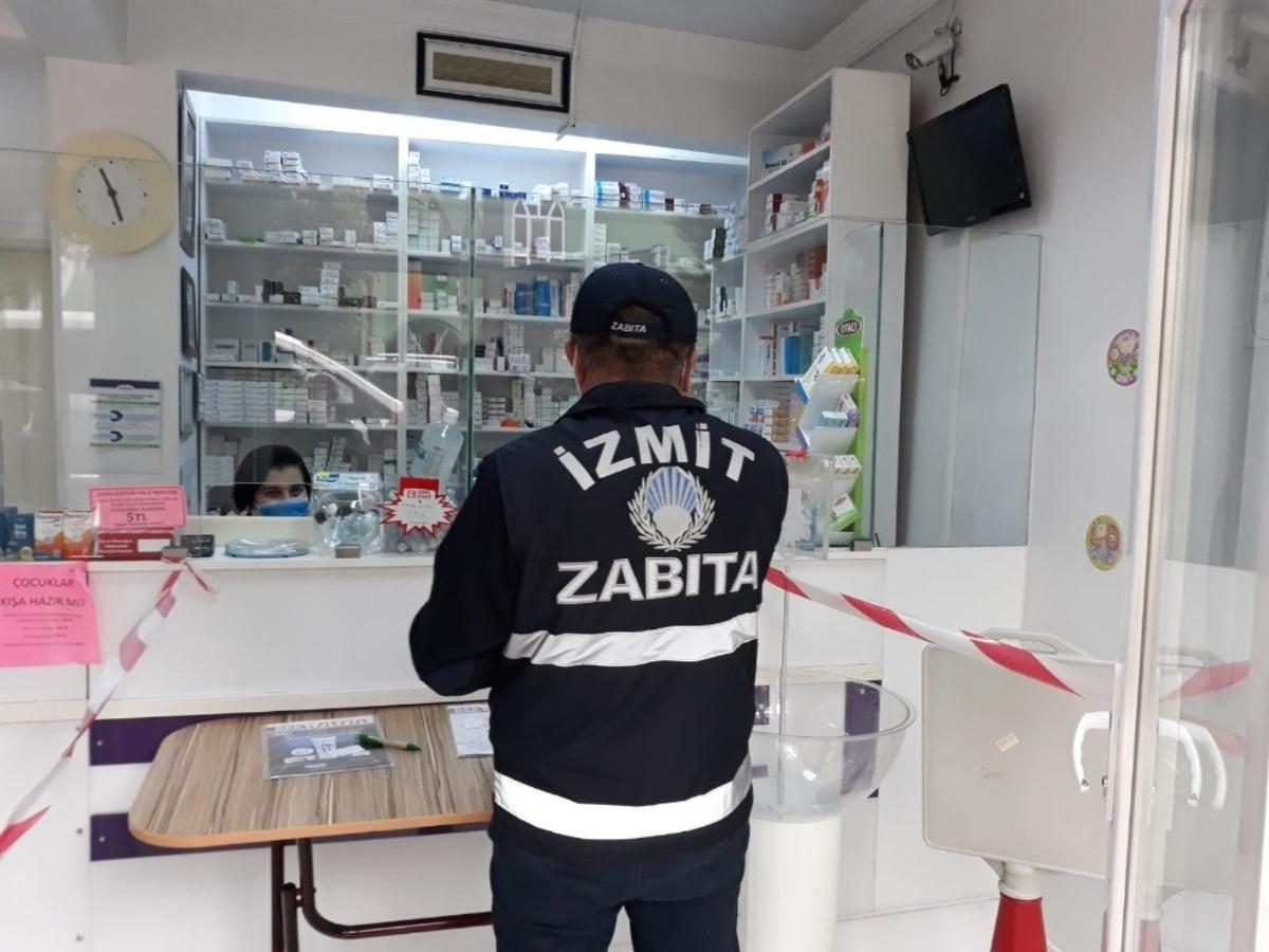 İzmit&rsquo;te yaşlı vatandaşların ila&ccedil;ları kapılarına gidiyor