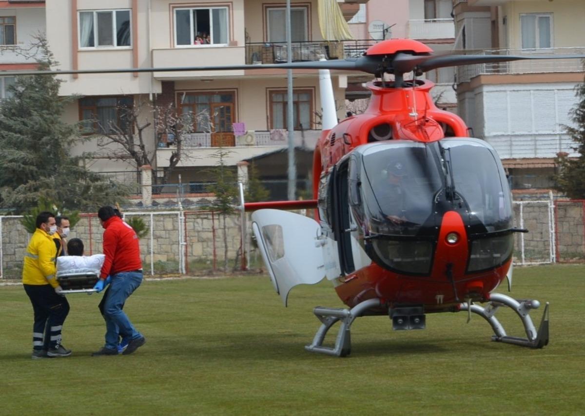 Kalp krizi ge&ccedil;iren vatandaşa hava ambulansı yetişti