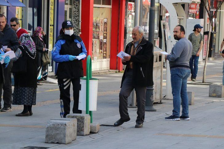 Karabük polisi hem ‘Evde kal’ uyarısı yaptı hem de bilgilendirdi G2
