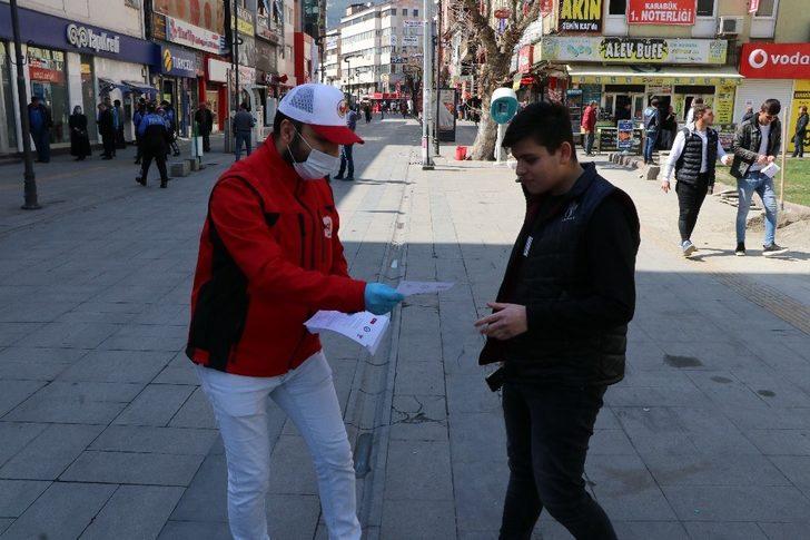 Karabük polisi hem ‘Evde kal’ uyarısı yaptı hem de bilgilendirdi G4